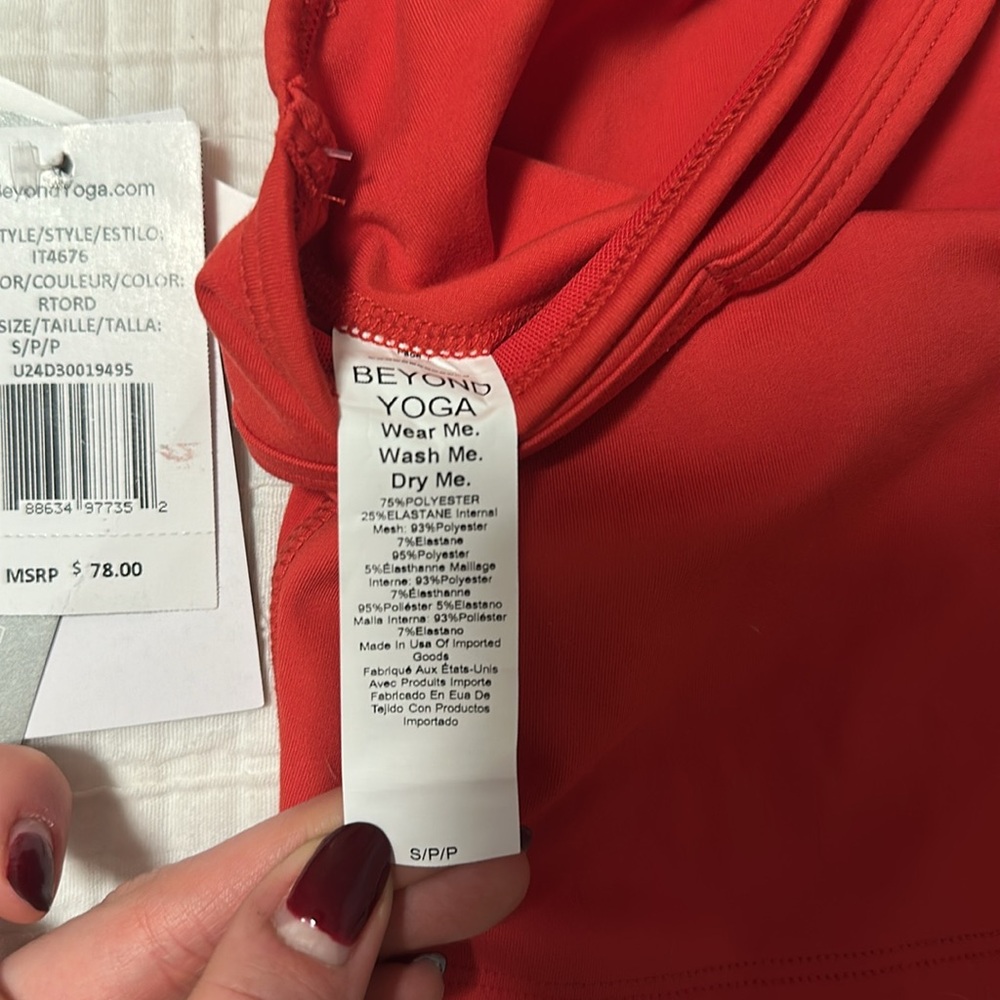 Beyond Yoga POWERBEYOND™ Strive Cropped Tank - Retro Red - Picture 4 of 6